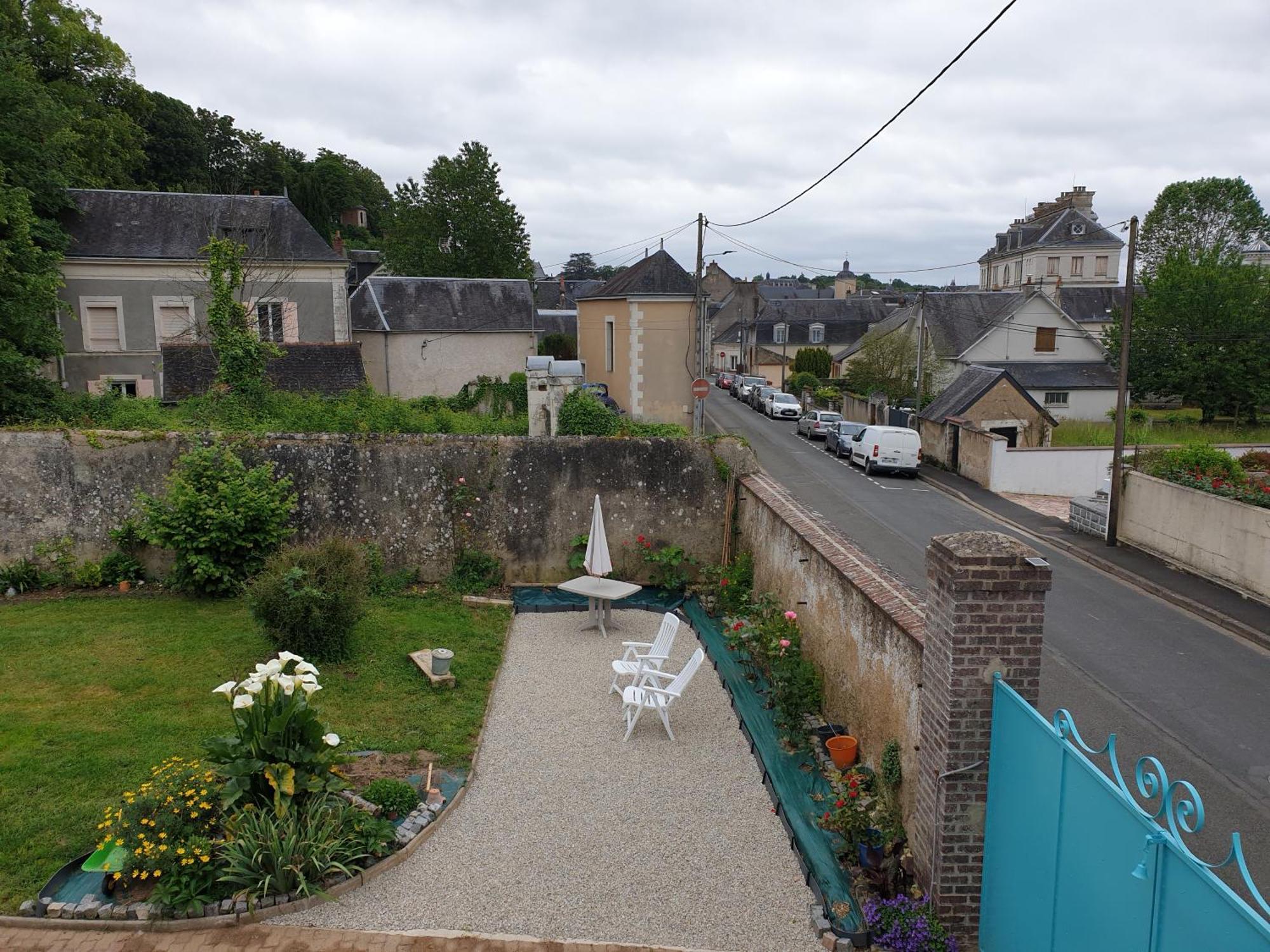 L 'Appartement Du Rocher Château-du-Loir Екстериор снимка